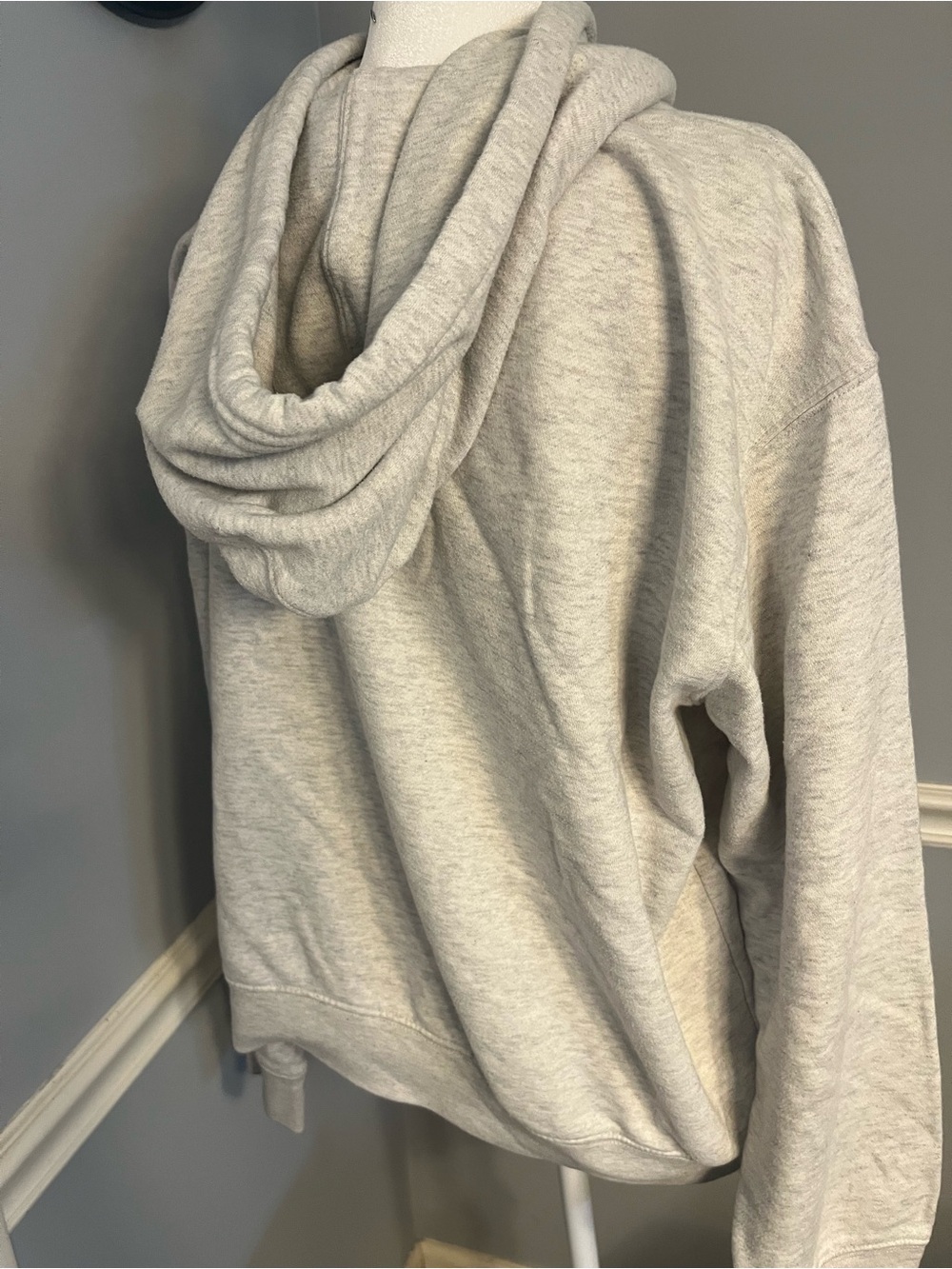 Levi's Light Gray  everyday Pullover Hoodie with Red Graphic - Picture 4 of 4